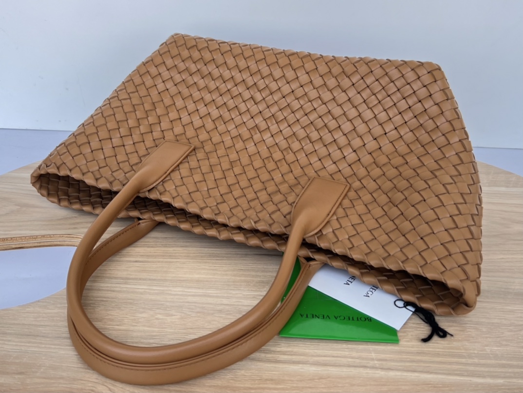 Small Cabat Intreccio Leather Tote Bag Caramel  